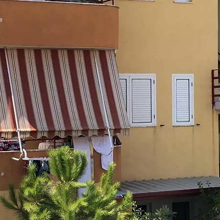 Eldi's Golem (Tirana)