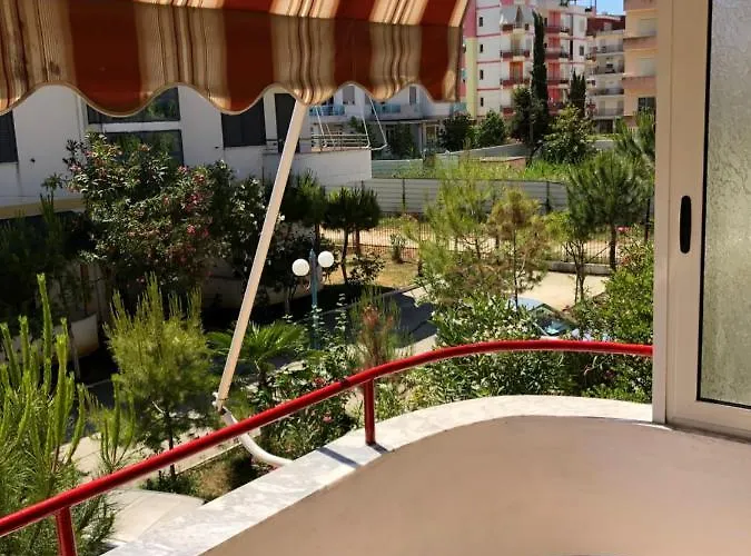 Eldi's Lägenhet Golem (Tirana)