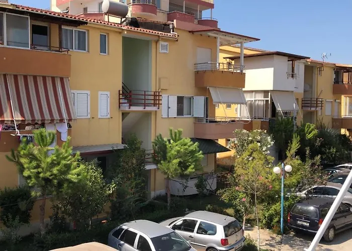 Eldi's Golem (Tirana)